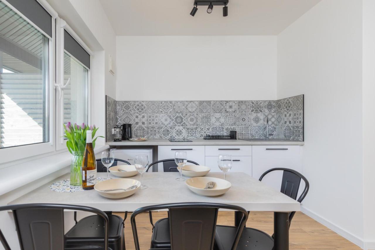 Apartment Seaside Escape Pet Friendly By Renters